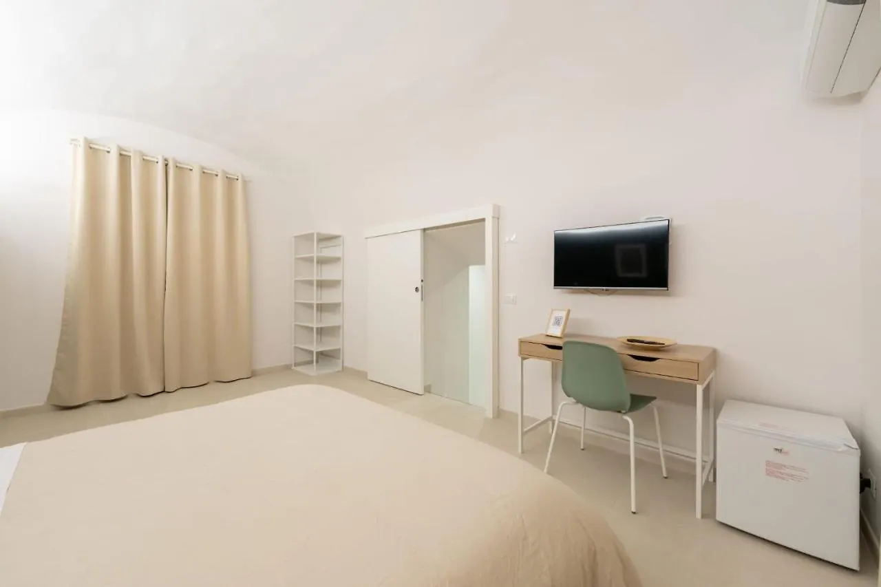 Πανσιόν Napoli Maison