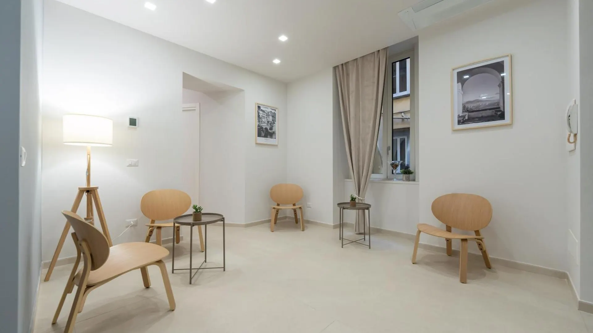Napoli Maison 0*, Νάπολη